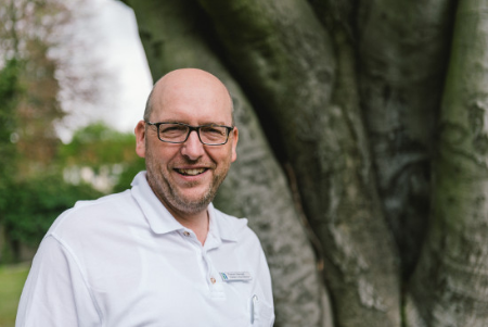 Neulich stand ein Reh im Garten